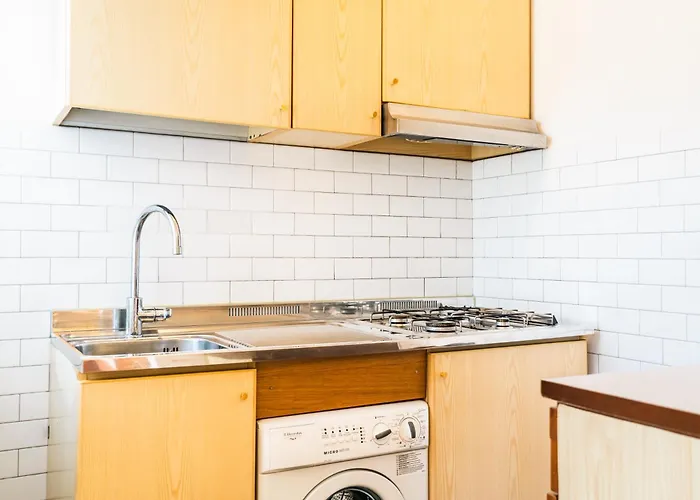 Lisa アパート ビビオーネ